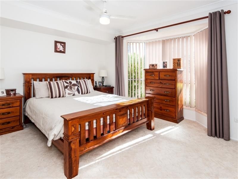 5 Sheppey Place, Yamanto QLD 4305