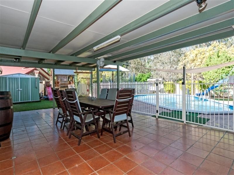 5 Sheppey Place, Yamanto QLD 4305