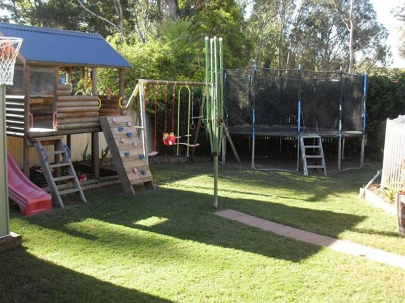 5 Sheppey Place, Yamanto QLD 4305