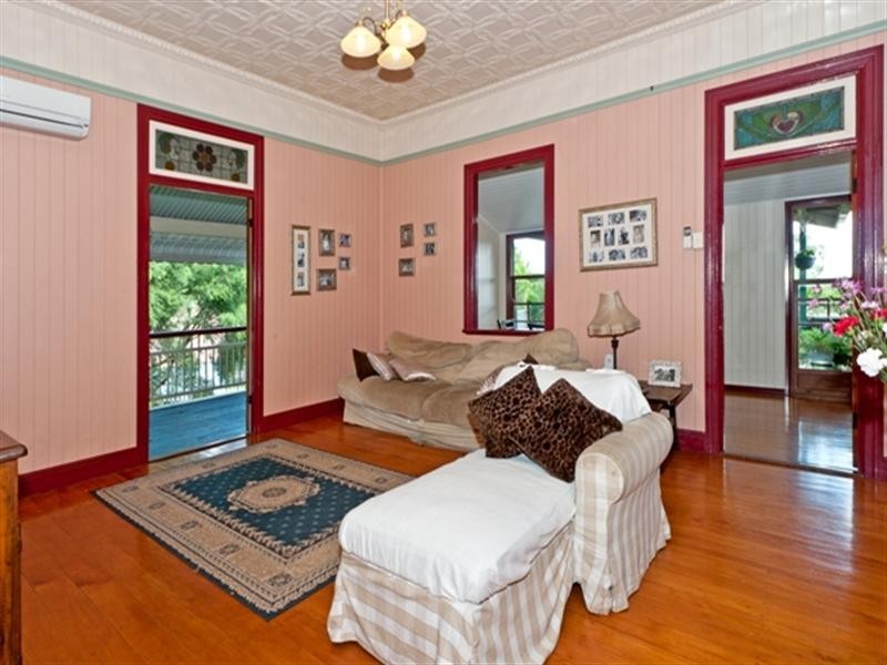 4 Waterworks Road, Brassall QLD 4305