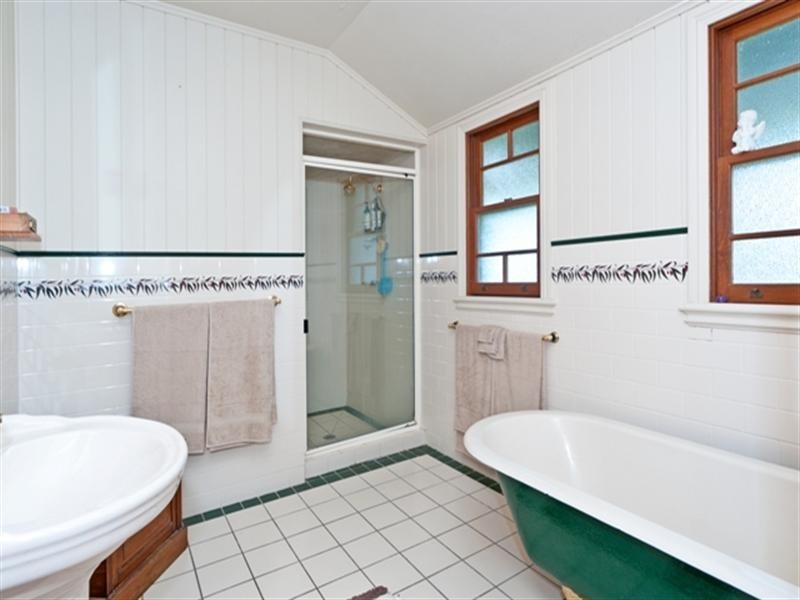 4 Waterworks Road, Brassall QLD 4305