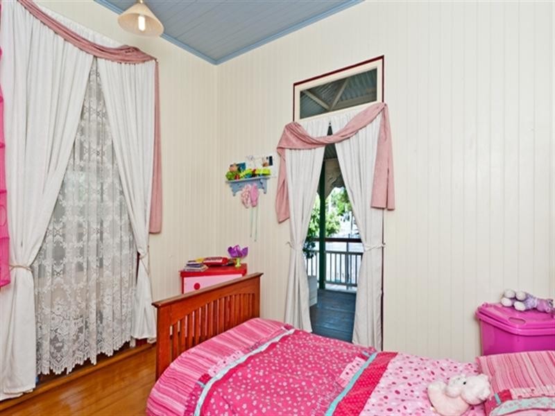 4 Waterworks Road, Brassall QLD 4305