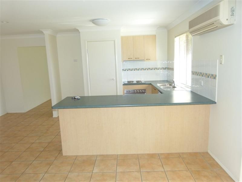 6 Drayton Place, Yamanto QLD 4305