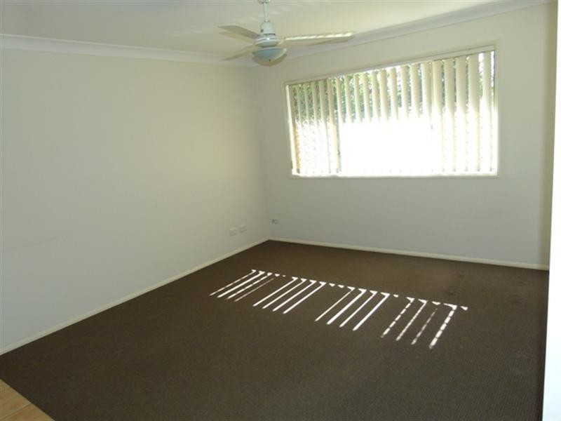 6 Drayton Place, Yamanto QLD 4305