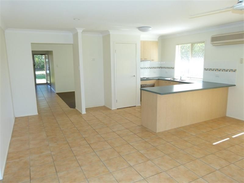 6 Drayton Place, Yamanto QLD 4305