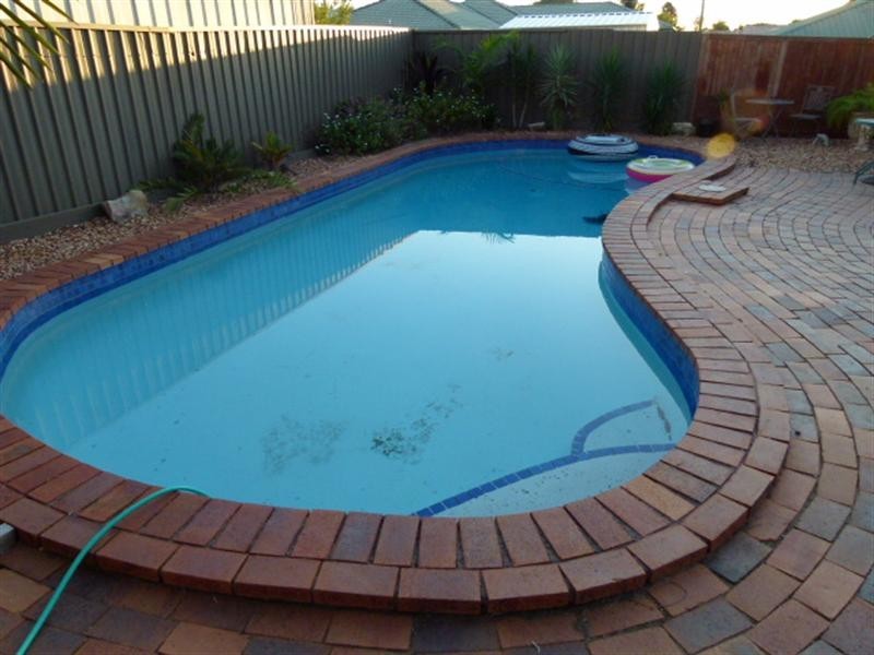 287 South Station Road, Raceview QLD 4305