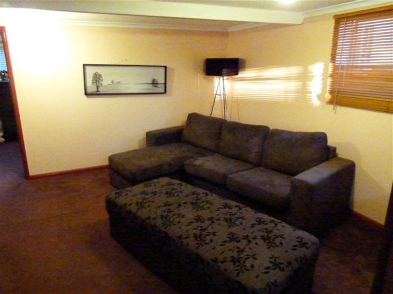 287 South Station Road, Raceview QLD 4305