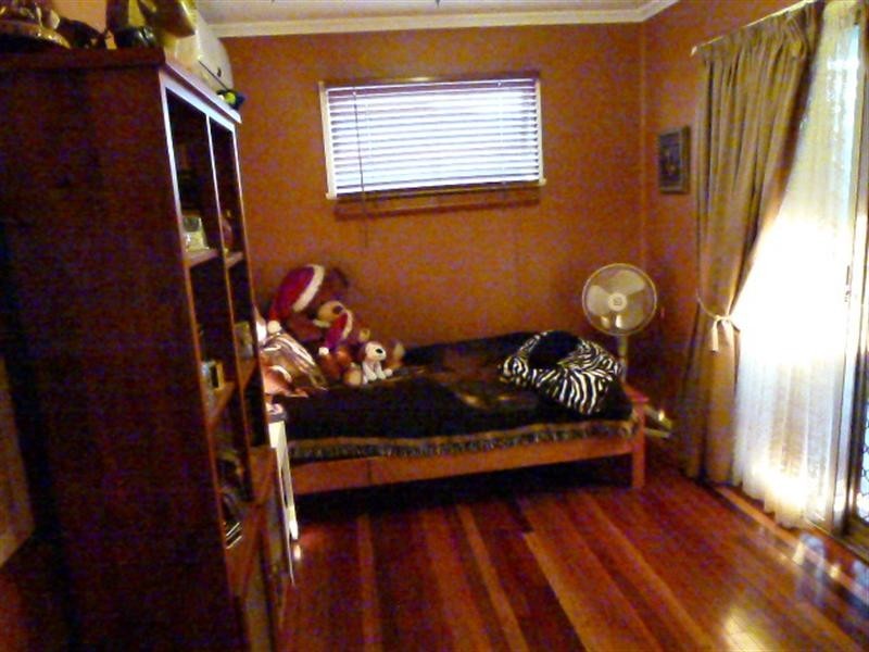 287 South Station Road, Raceview QLD 4305