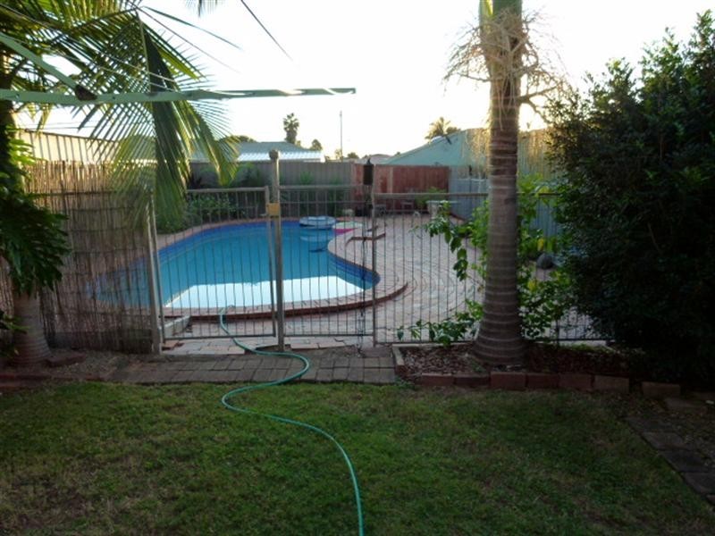 287 South Station Road, Raceview QLD 4305