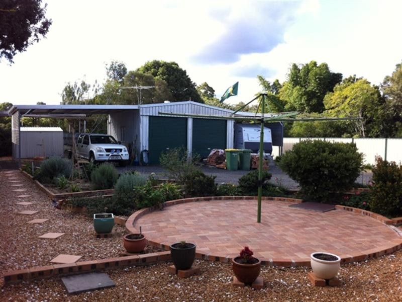 9 Kingsley Street, Walloon QLD 4306
