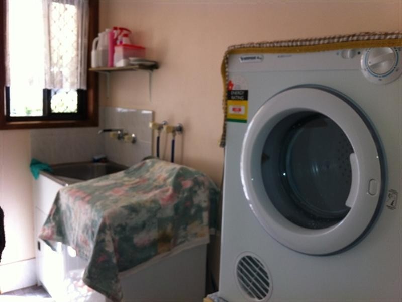 9 Kingsley Street, Walloon QLD 4306