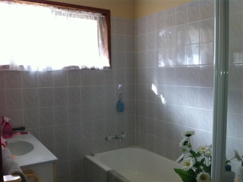 9 Kingsley Street, Walloon QLD 4306