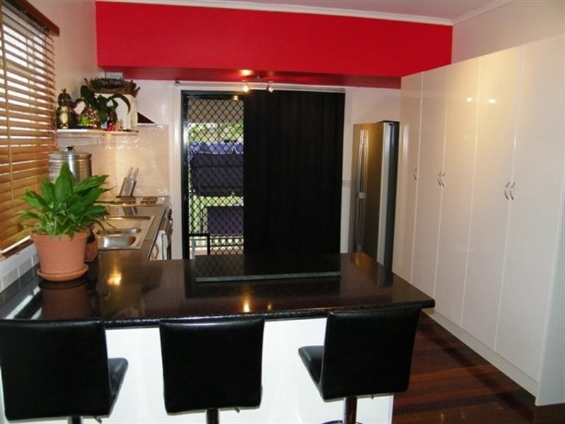 27 Galah Street, Churchill QLD 4305