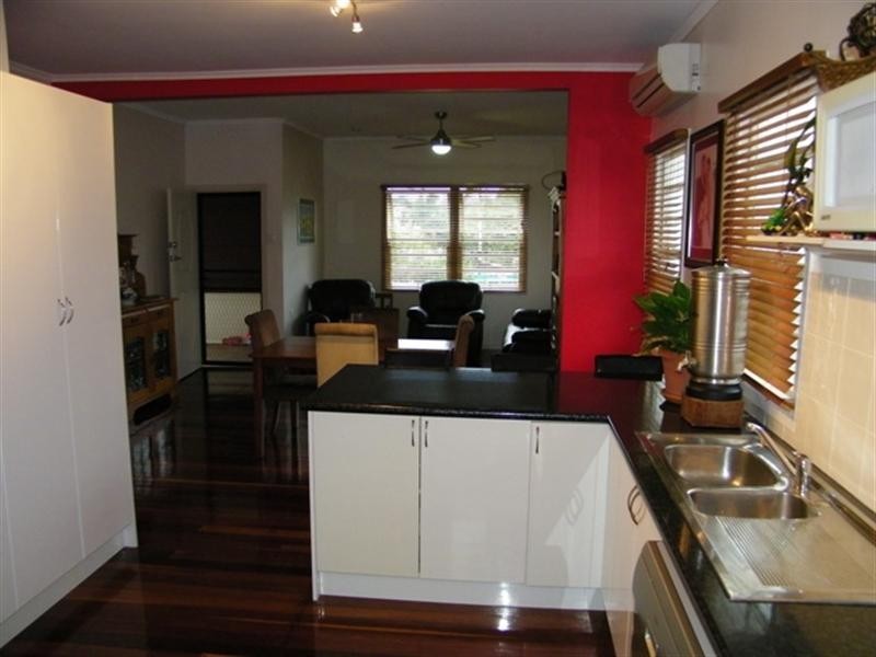 27 Galah Street, Churchill QLD 4305