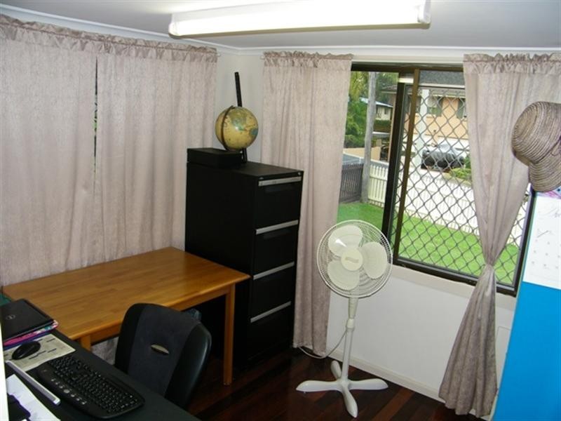 27 Galah Street, Churchill QLD 4305