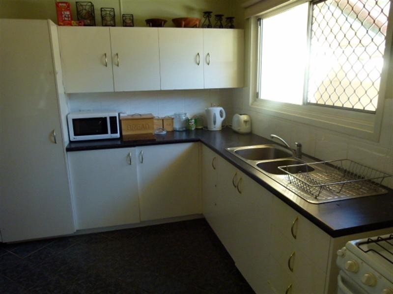 6 Petrie Street, Leichhardt QLD 4305