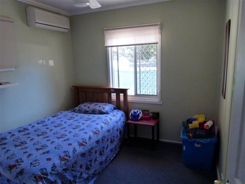 6 Petrie Street, Leichhardt QLD 4305