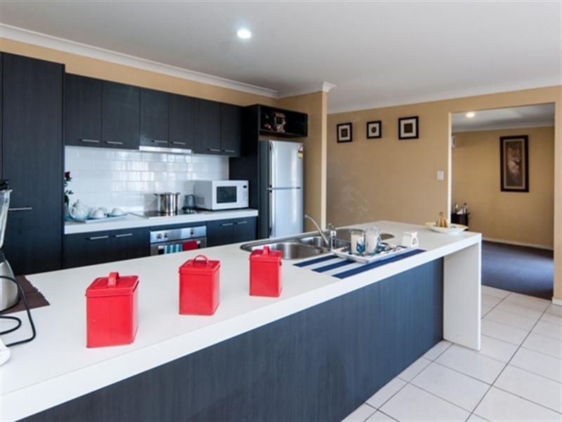 2 Brittany Crescent, Raceview QLD 4305