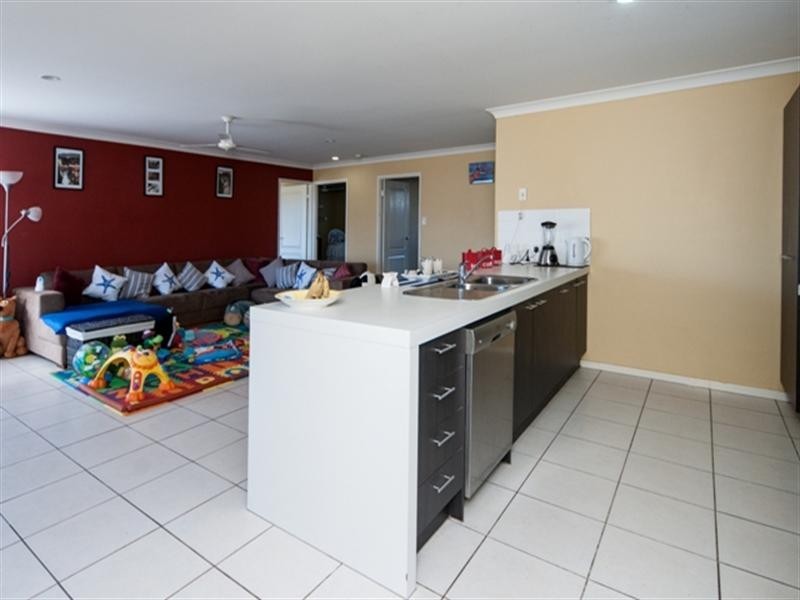 2 Brittany Crescent, Raceview QLD 4305