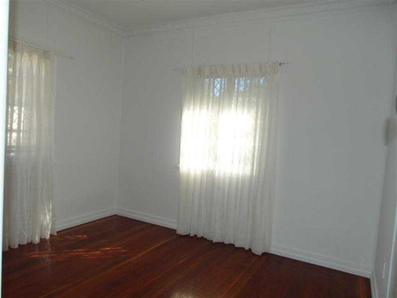 63 Woodford Street, One Mile QLD 4305