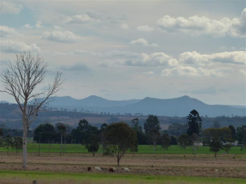 30 Redhill Road, Harrisville QLD 4307