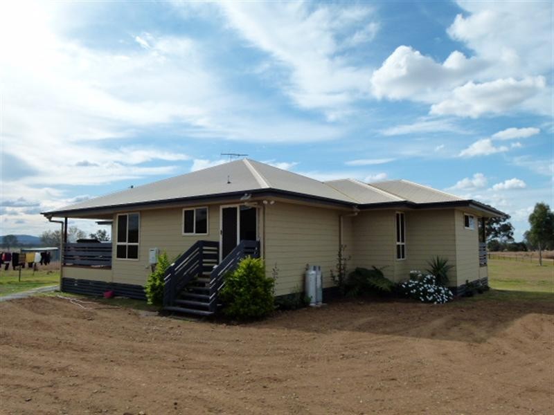 30 Redhill Road, Harrisville QLD 4307