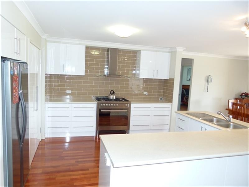 27 Harrison Grove, Deebing Heights QLD 4306