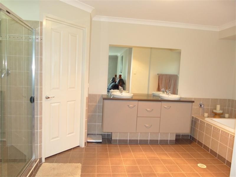 27 Harrison Grove, Deebing Heights QLD 4306