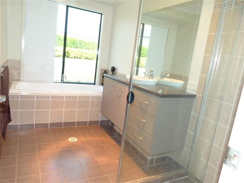 27 Harrison Grove, Deebing Heights QLD 4306