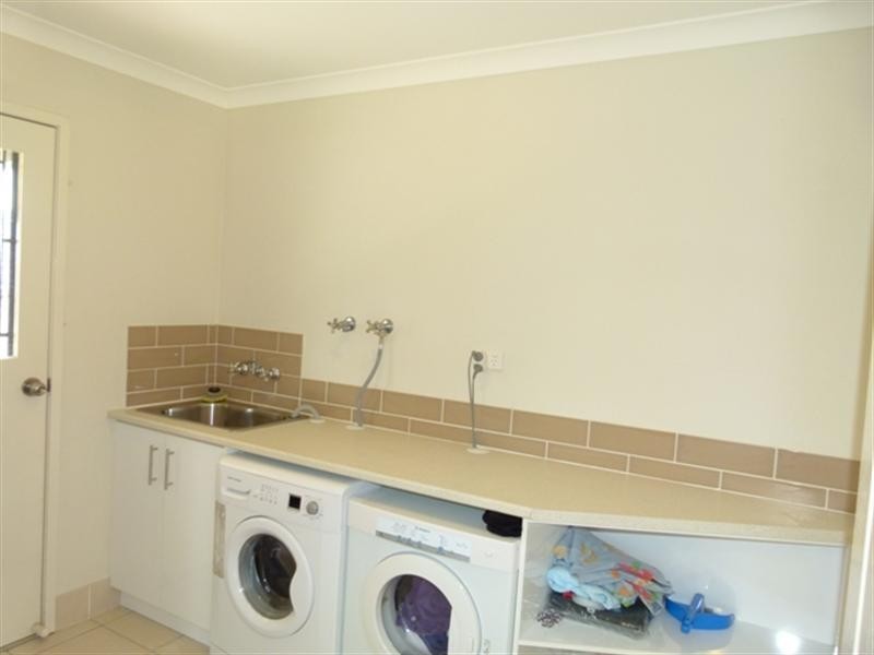 27 Harrison Grove, Deebing Heights QLD 4306