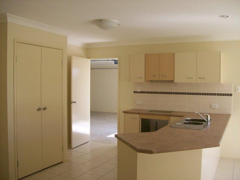 100 Anna Drive, Raceview QLD 4305