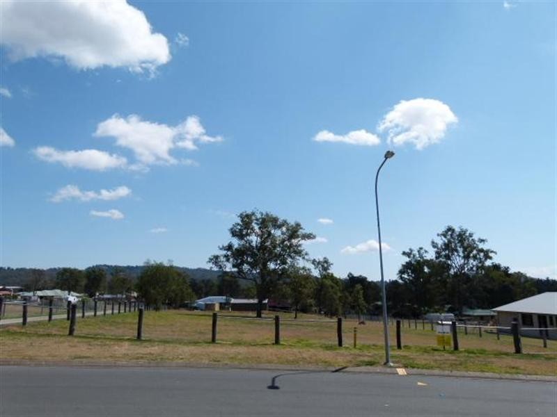 30 Loder Road, Thagoona QLD 4306