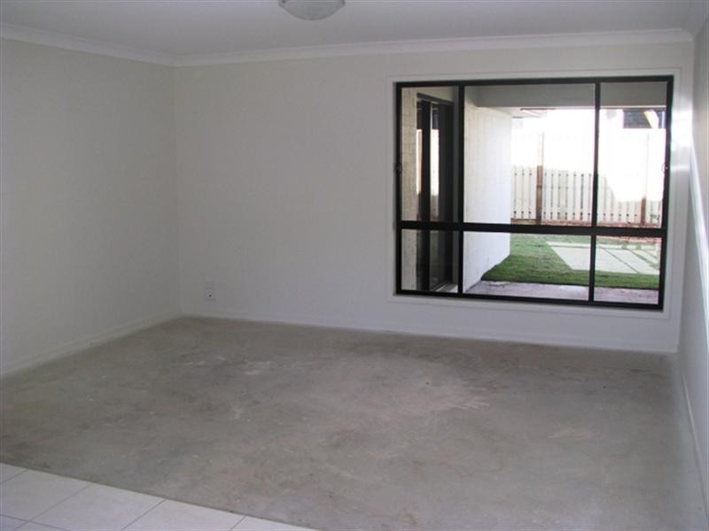 28 Eric Drive, Blackstone QLD 4304