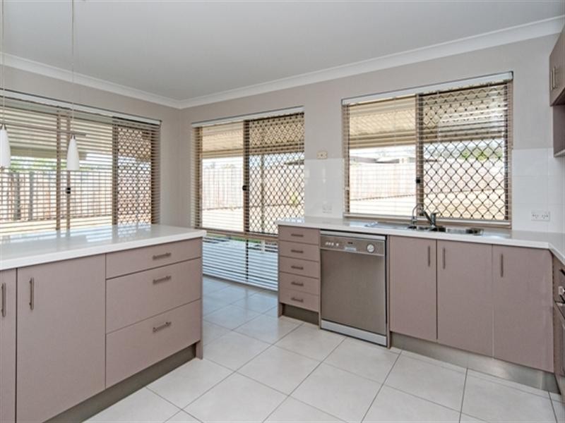 4 Pinkwood Court, Yamanto QLD 4305