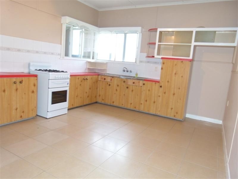 3 Larsen Street, Leichhardt QLD 4305