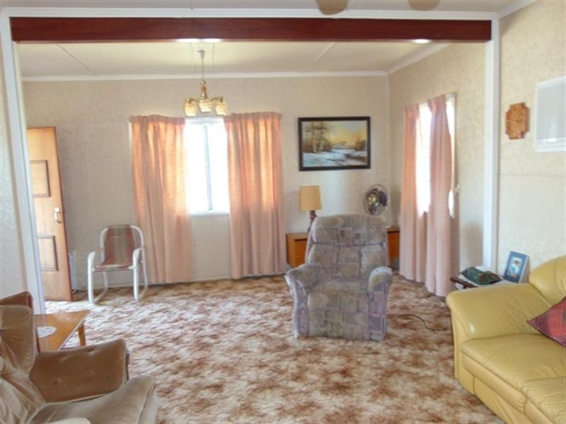 6 Churchill Street, Churchill QLD 4305
