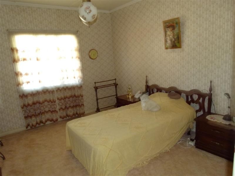 6 Churchill Street, Churchill QLD 4305