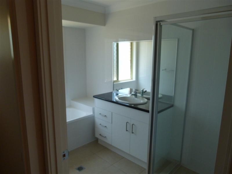 7 Darcy Lane, One Mile QLD 4305