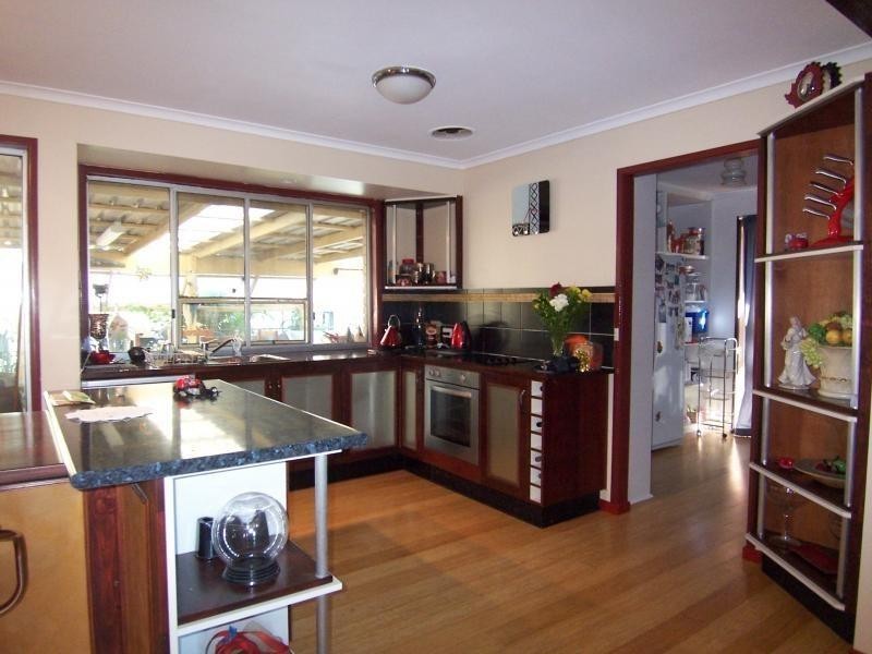 9 Midland Street, Yamanto QLD 4305