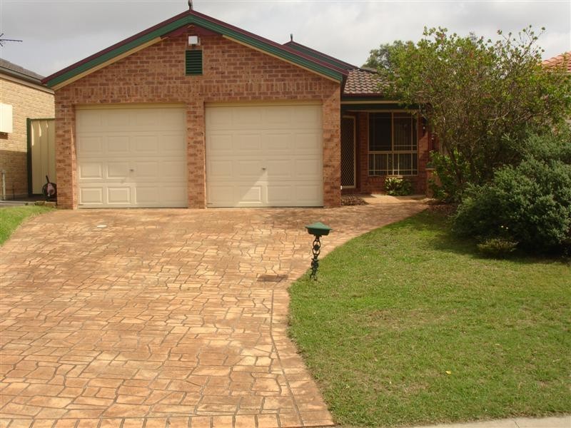 Wattle Grove NSW 2173