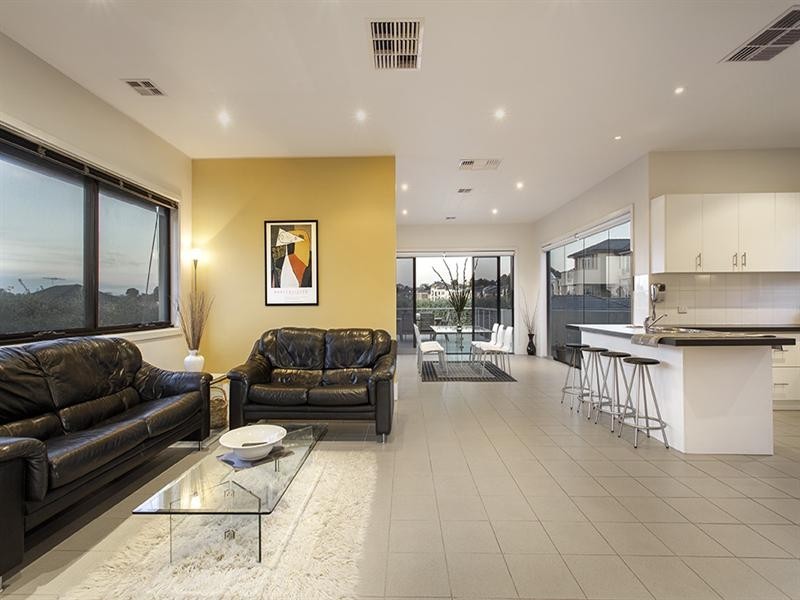 17 Chateau Rise, Bulleen VIC 3105