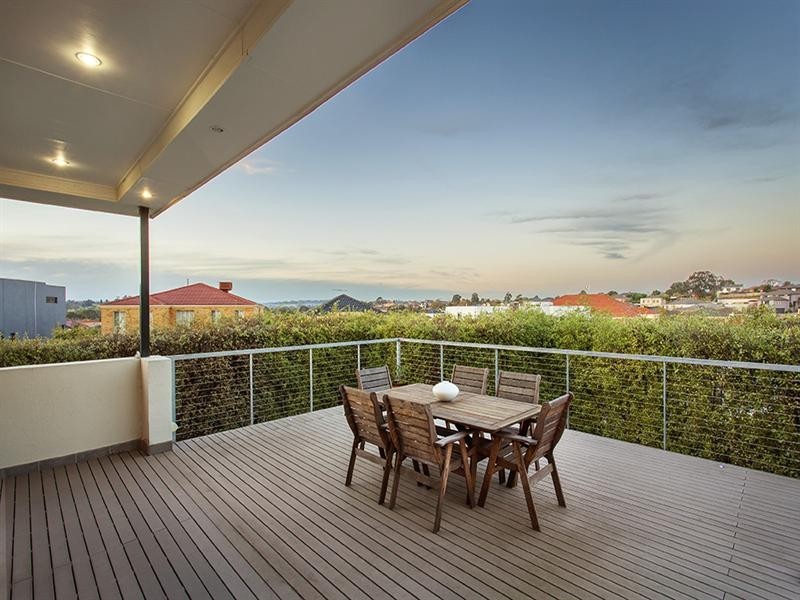 17 Chateau Rise, Bulleen VIC 3105