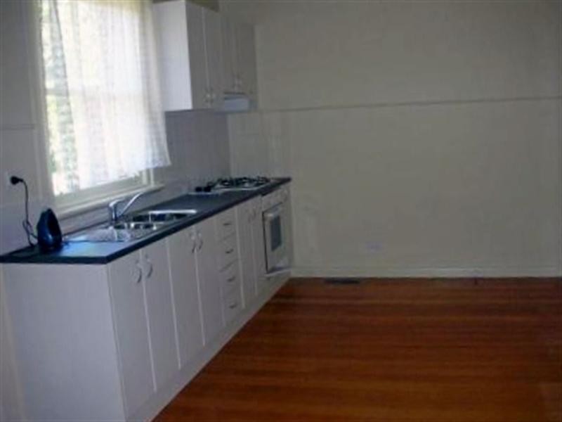 17 Unsworth Road, Ringwood North VIC 3134