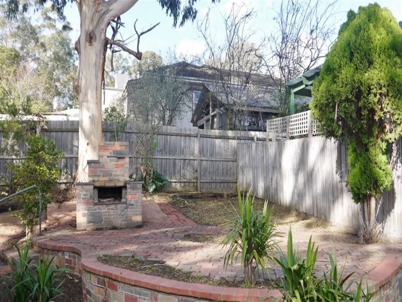 2/125 Pitt Street, Eltham VIC 3095