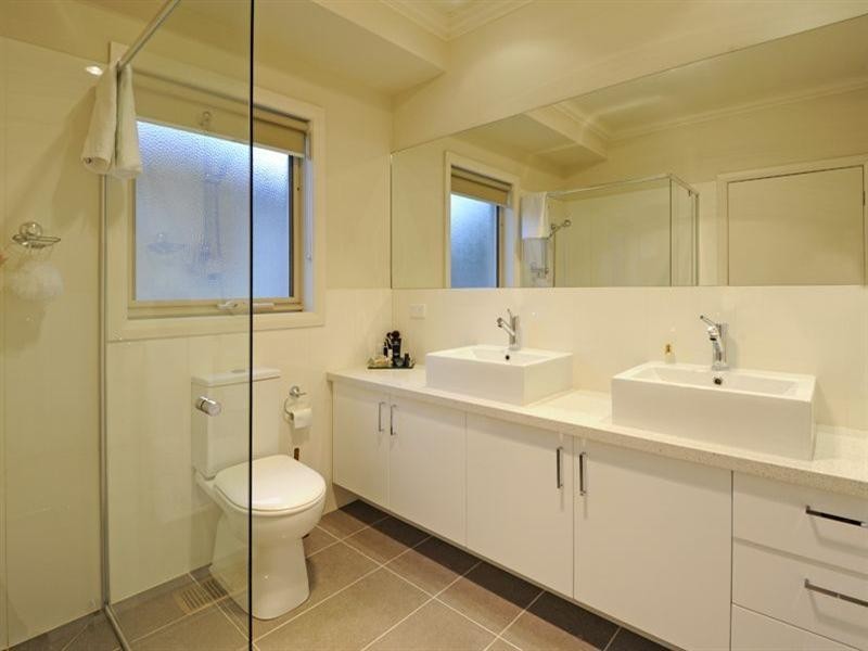 1/122 Beverley Street, Doncaster East VIC 3109