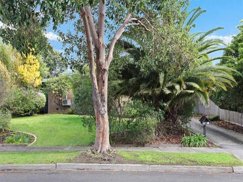 13 Belinda Crescent, Doncaster East VIC 3109