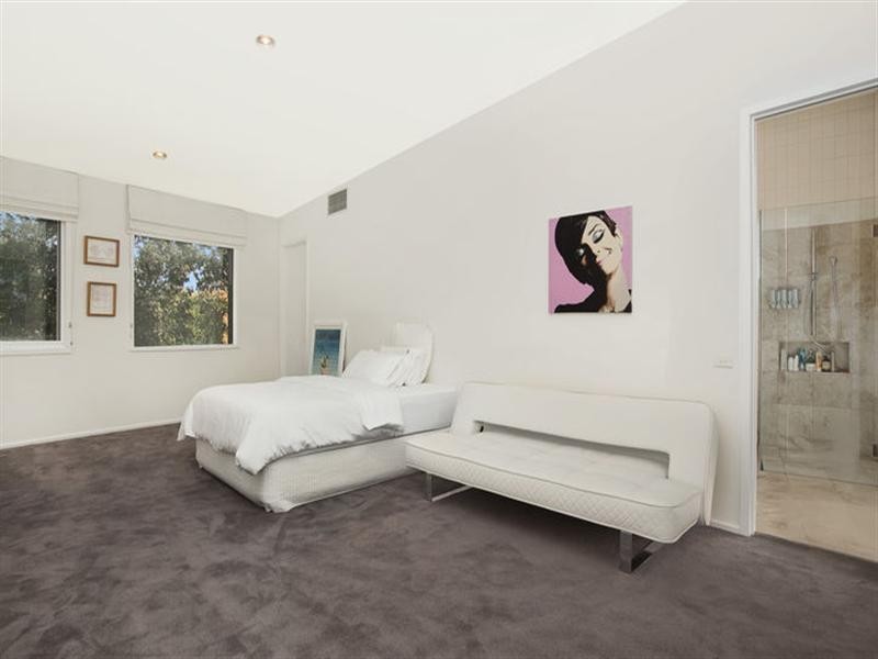 15 Outlook Drive, Eaglemont VIC 3084