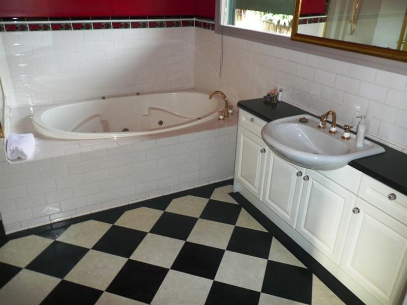 13 Walker Avenue, Mitcham VIC 3132