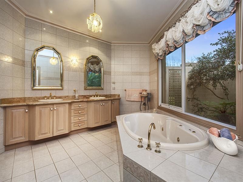 4 Beavis Court, Templestowe VIC 3106