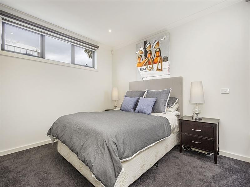 2/9 Cherry Tree Court, Doncaster East VIC 3109